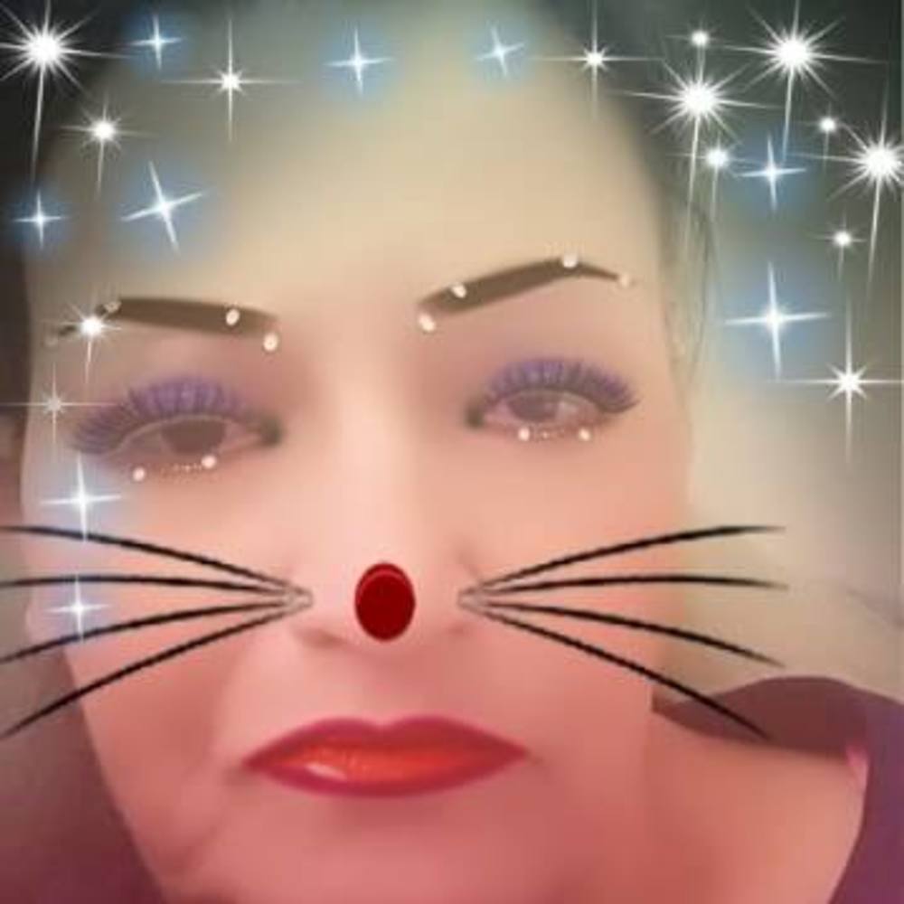 Meet your Posher, Roxanne